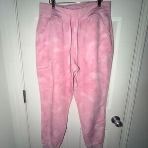 Figs Women's High Waisted Zamora Jogger Scrub Pants in Marbled Rose